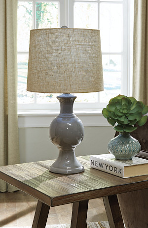 Magdalia Ceramic Table Lamp (1/CN)