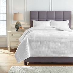                                                  							Maurilio Queen Comforter Set
                                                						 