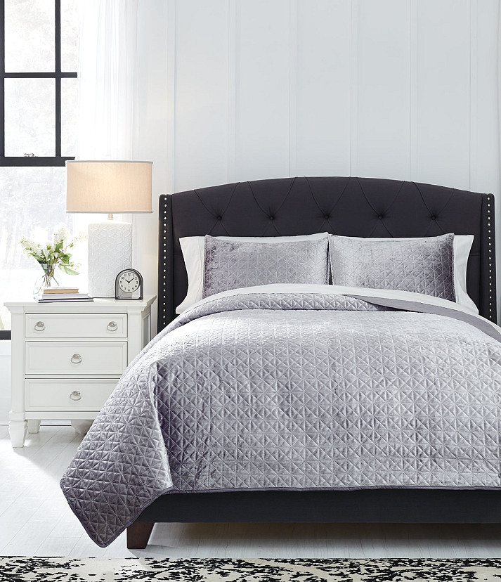 Maryam Queen Coverlet Set
