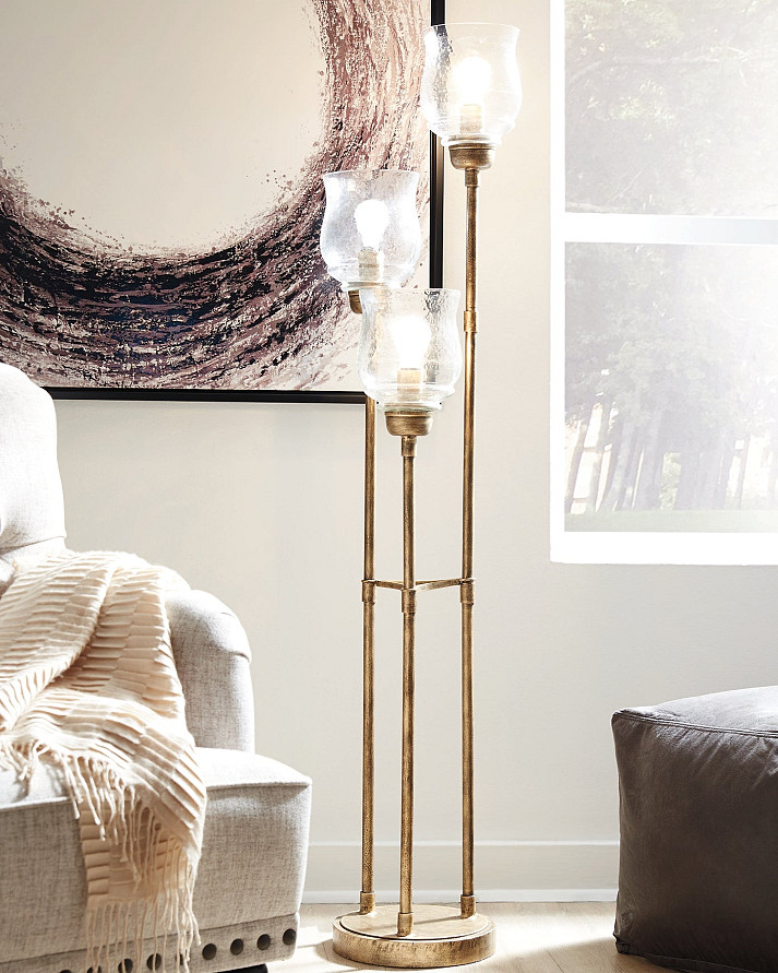 Emmie Metal Floor Lamp (1/CN)