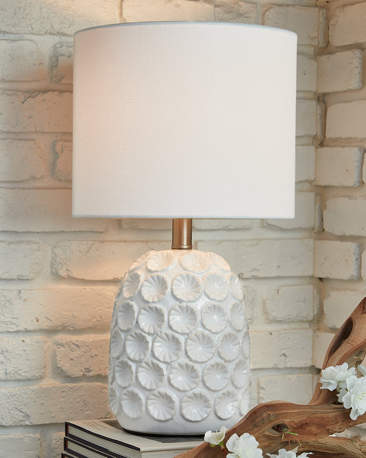 Moorbank Ceramic Table Lamp (1/CN)