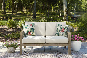 Barn Cove Loveseat w/Cushion